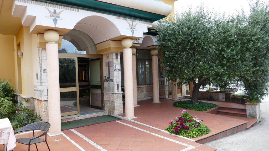 Hotel L'Ulivo Mirabella Eclano المظهر الخارجي الصورة
